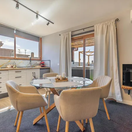 Terra Nova Penthouse