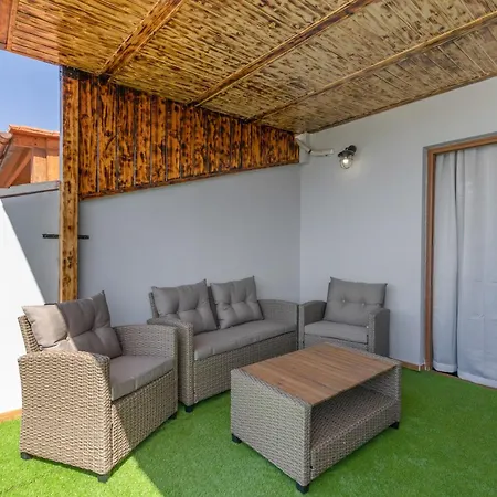 Terra Nova Penthouse * Lajita